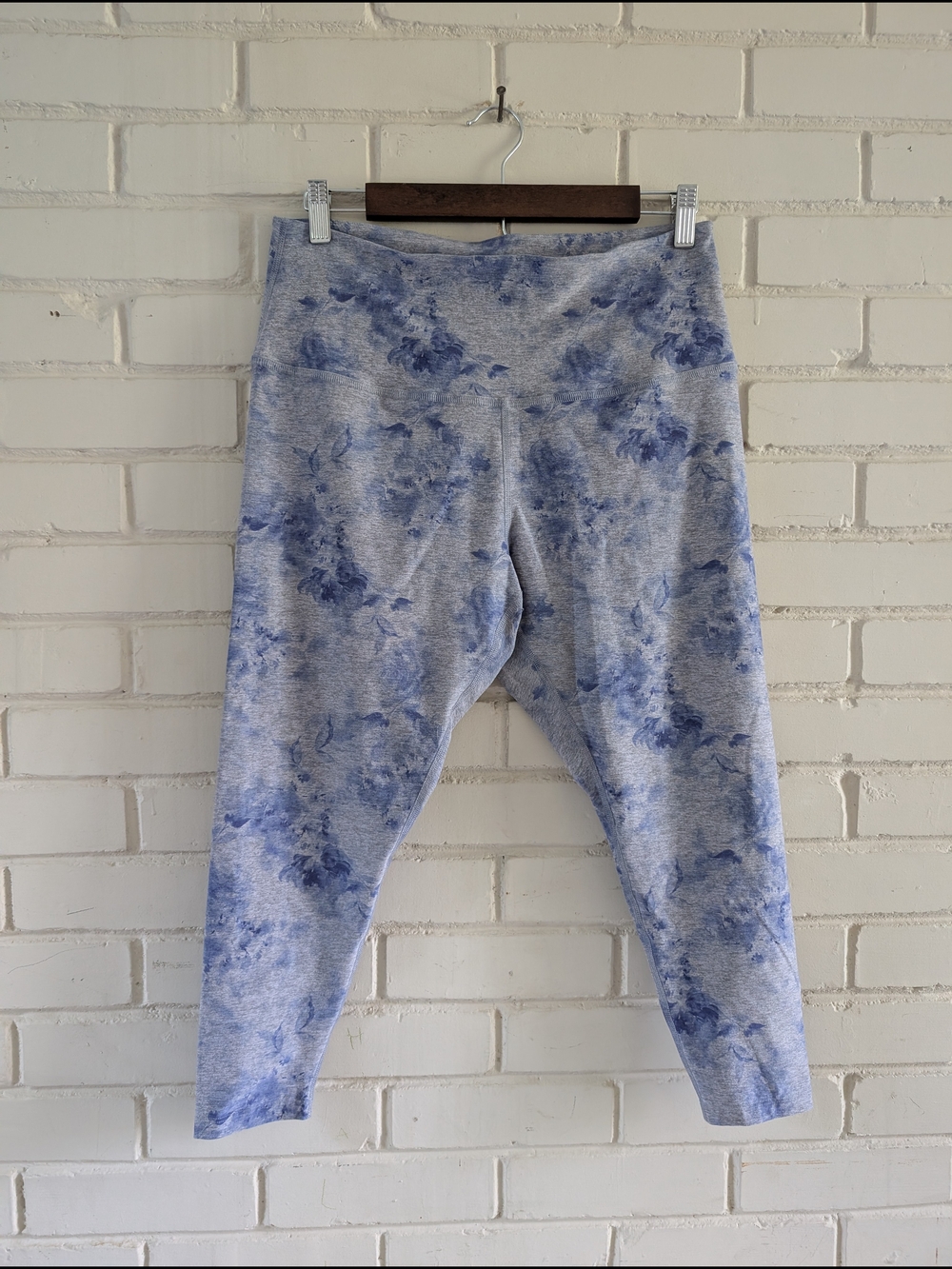 Beyond Yoga 1X Softmark Pedal Pusher Leggings Underwater Floral Blue Purple